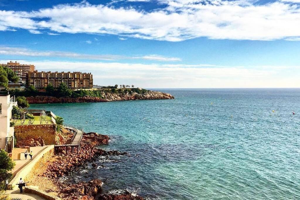 Renovado Apartamento En Zona Residencial A Pasos Del Mar ซาลอว์ ภายนอก รูปภาพ